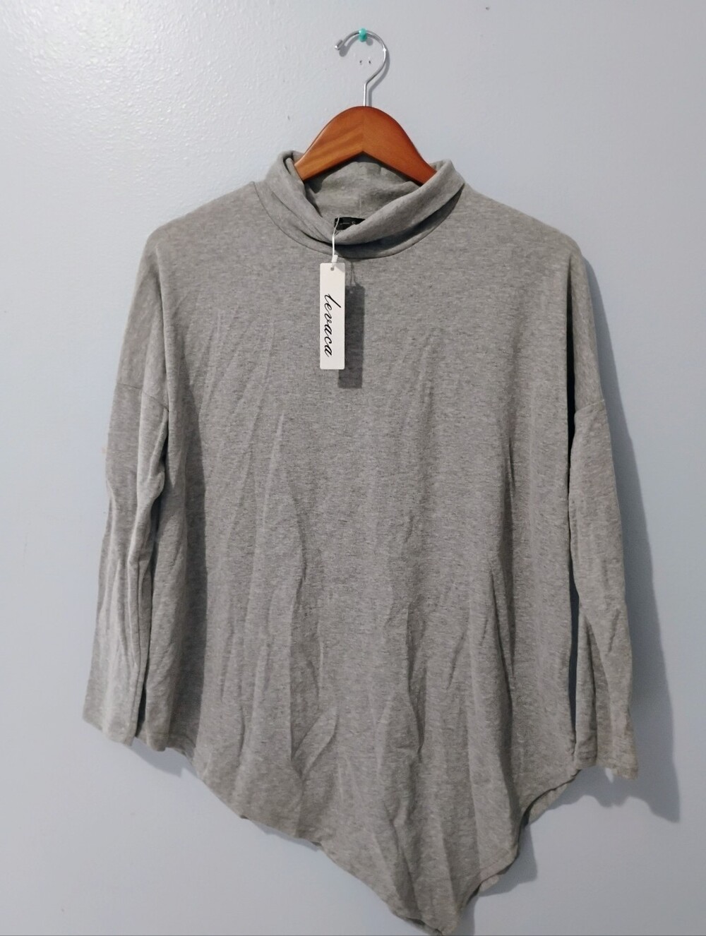 Levaca Grey Long-Sleeve Turtleneck Top